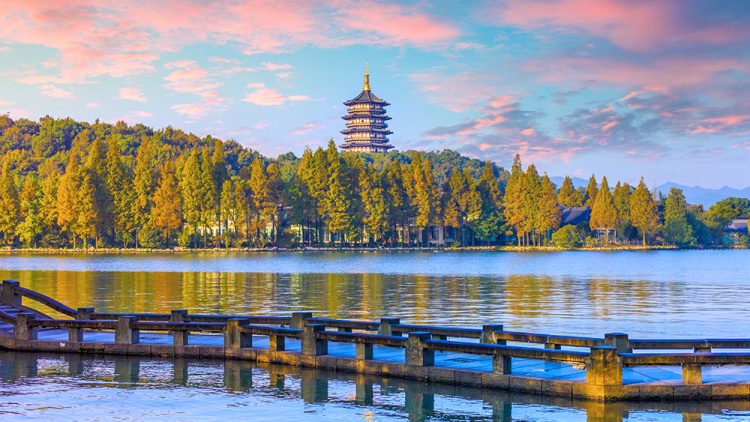 杭州除了西湖还有哪里好玩,杭州西湖是一个什么的地方