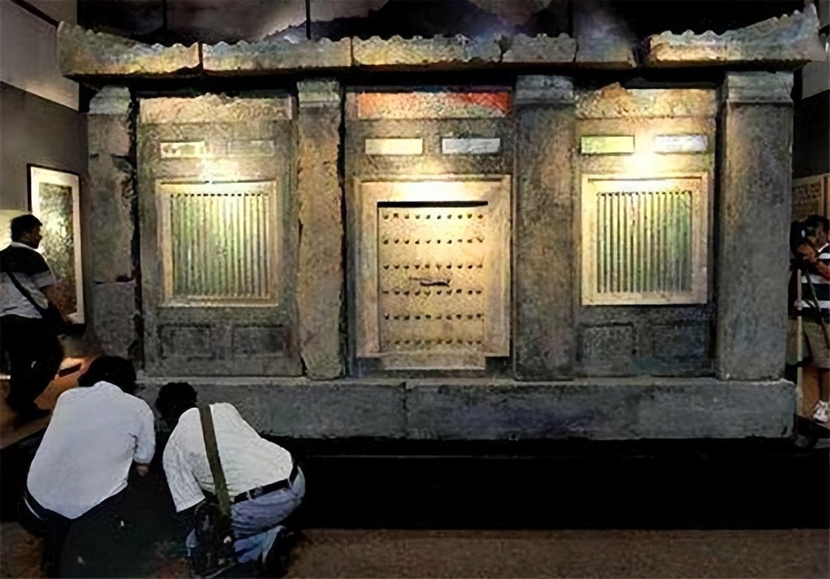 陕西考古发现古墓千年女尸,古墓挖出27吨国宝