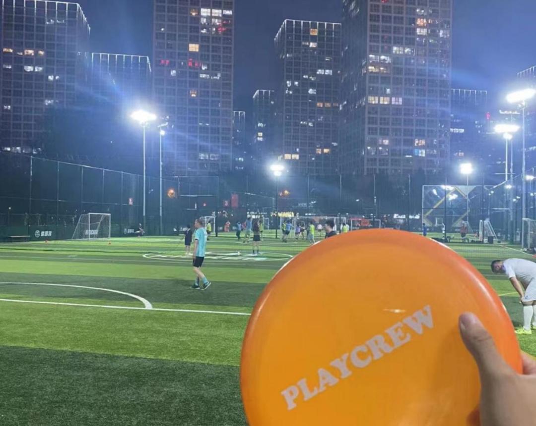 烧钱又上头，小众运动里的“大生意”