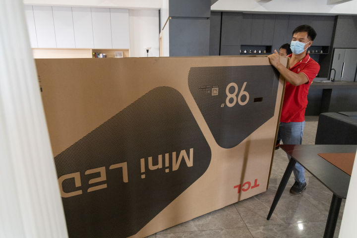 98英寸超大屏电视真的太爽了,有必要花3-4万买个98寸电视吗