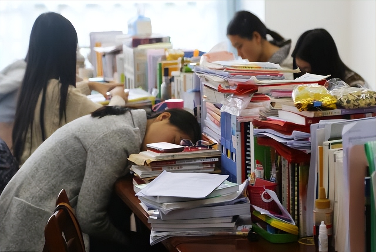 文科专业排名前十名专业,前景最好的十大专业文科有哪些