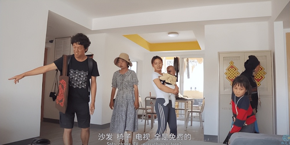 日本导演十年后再访大凉山:政府和志愿者的付出感动世界网友