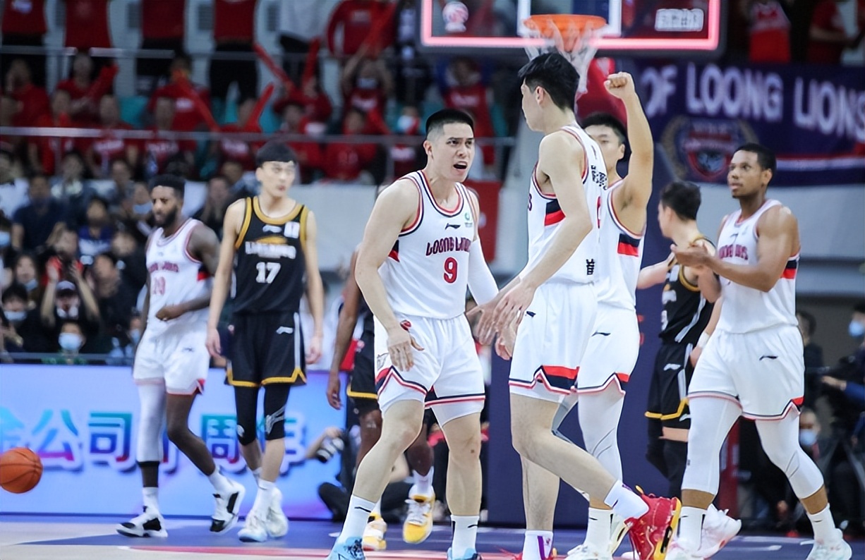 签下长约，留下冠军教头！广州队做出明智之举，5年打造出冠*队军**