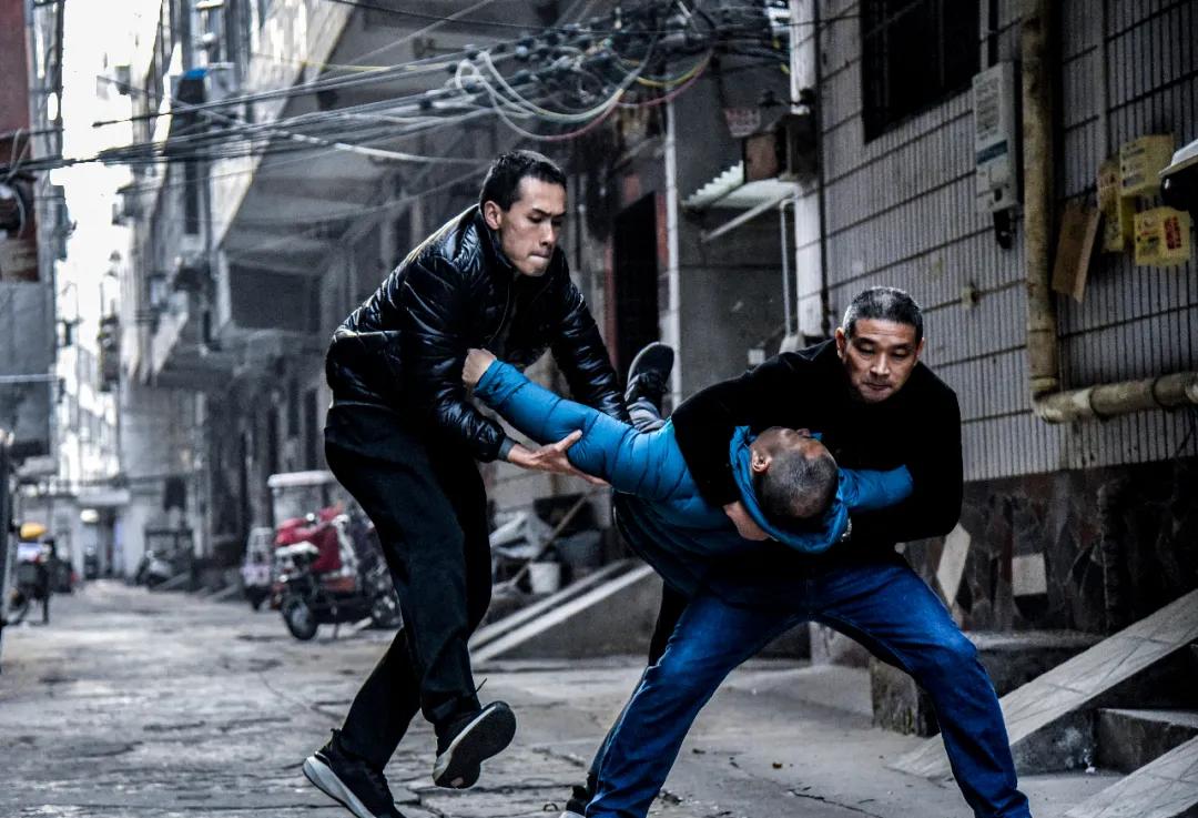 商州公安守护万家平安,守护万家团圆中秋节警察