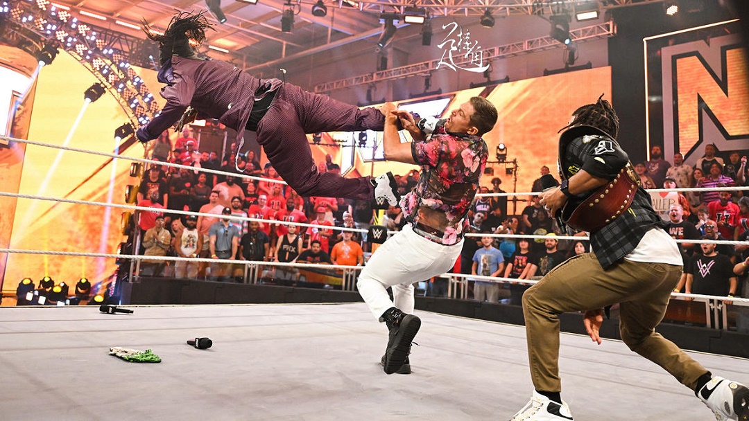 wwe冠军强森,巨石强森首次进入wwe