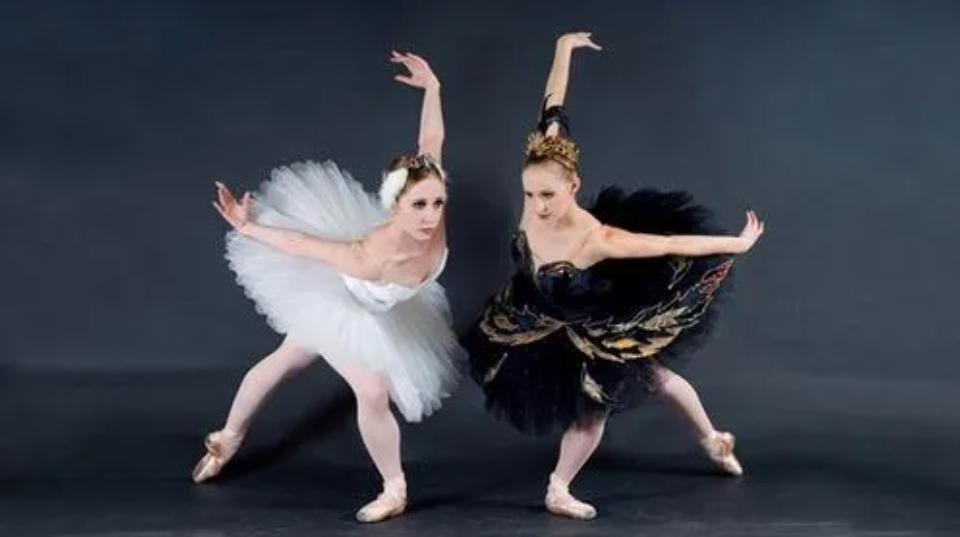 舞剧李白舞台灯光与舞美分析,舞台灯光运用比较好的舞剧