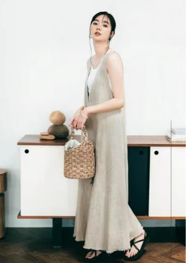 比米色优雅,比棕色显白,今夏的“裸肤色”凭什么火了?