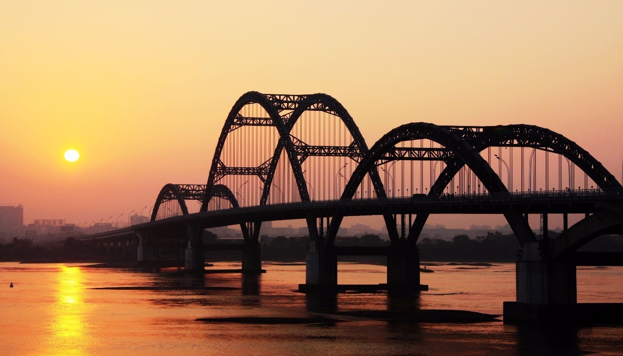 中国跨海跨江跨河桥梁世界第一,中国建的高难度桥梁