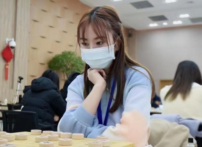 瑞安又一个超牛的女孩！12岁就拿下冠军…好漂亮