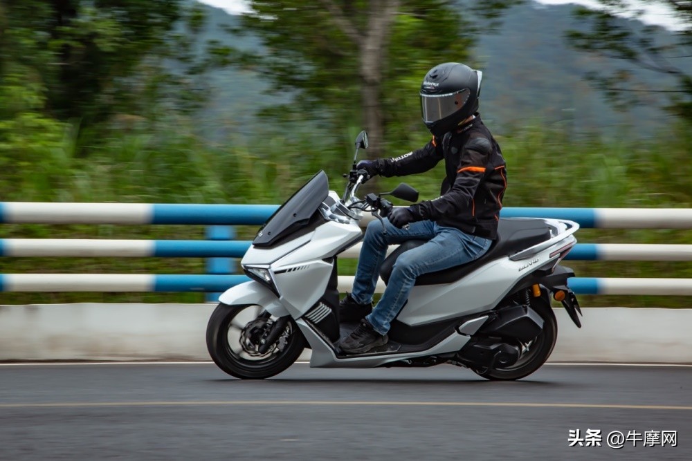 试驾豪爵150踏板,质量好的国产150跨骑推荐
