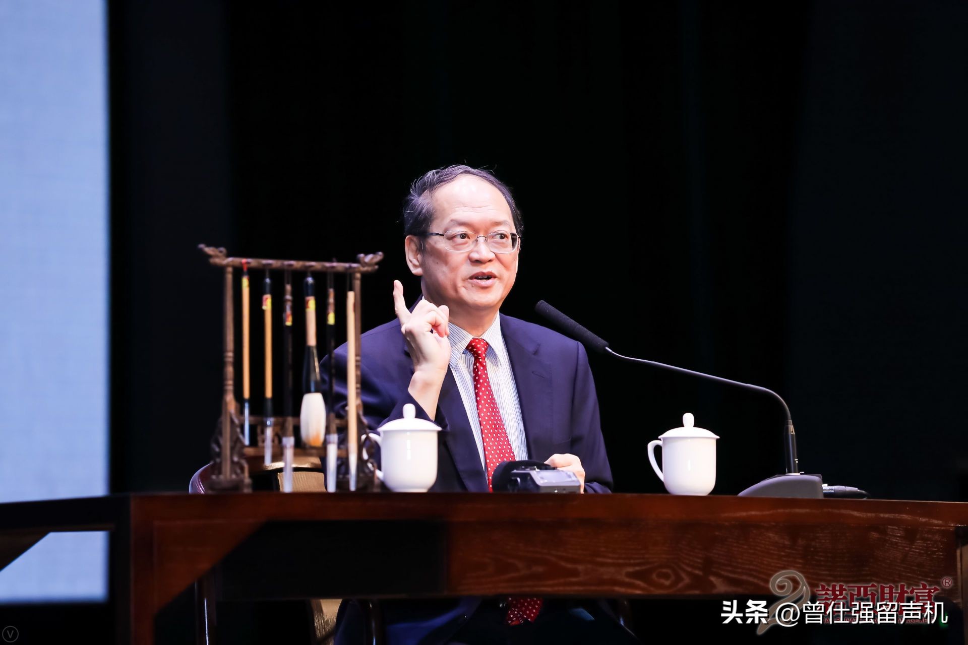 傅佩荣讲易经是什么,傅佩荣讲解的易经是谁主编的