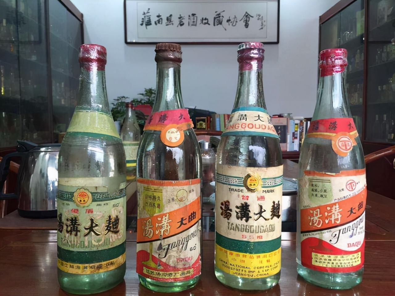 江苏人请客都喝啥酒？洋河不是首选，而是这4款，比洋河便宜多了