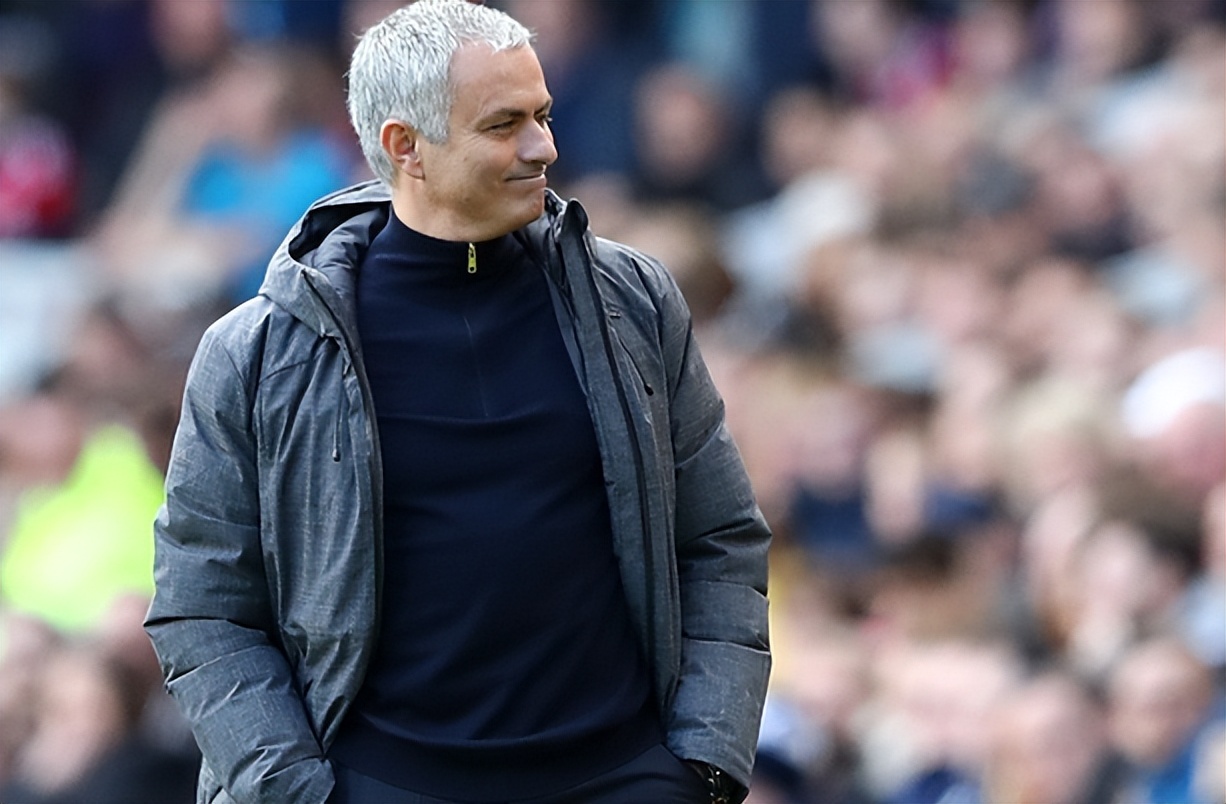 意媒罗马给穆帅7000万欧引援资金,2球2助攻21岁哈兰德挑战莱万