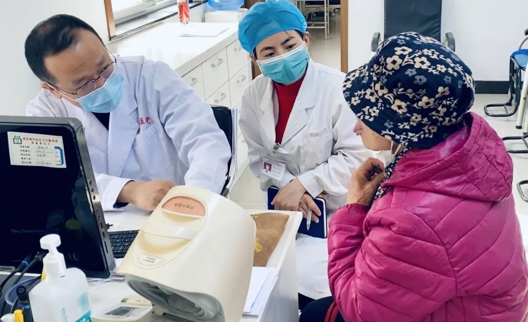 丰台区建立“医保扶农”工程大型医院名医向农村卫生站帮扶出诊