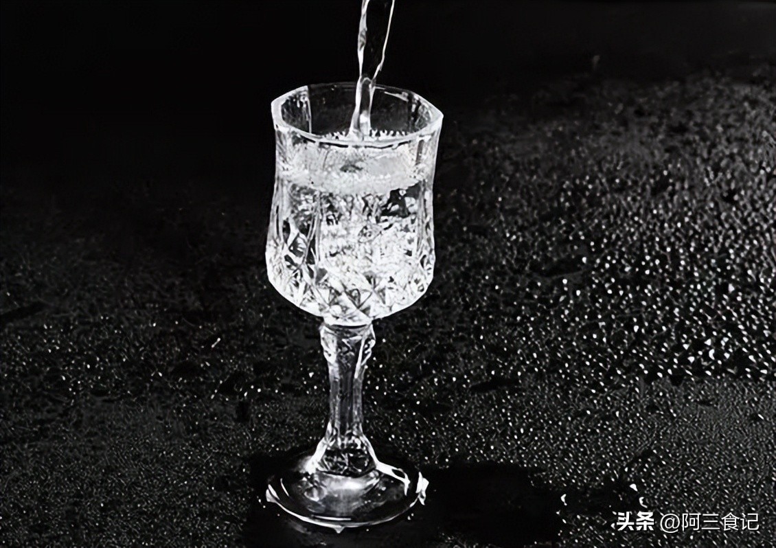 同样是酒茅台为什么这么贵,同样是茅台醇价格为啥差距那么大