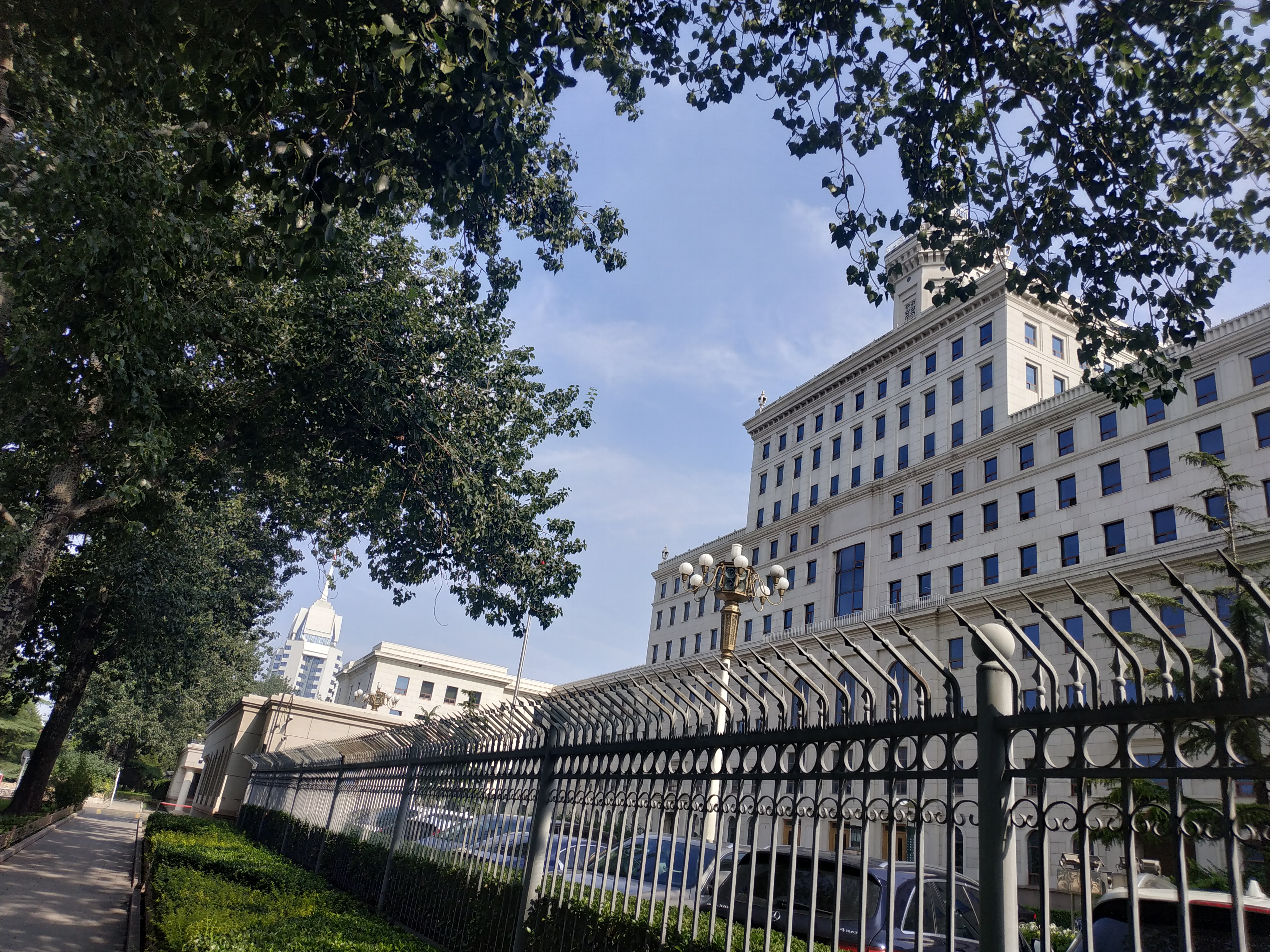 资金缺口37亿美元！美国更换华为中兴设备计划岌岌可危