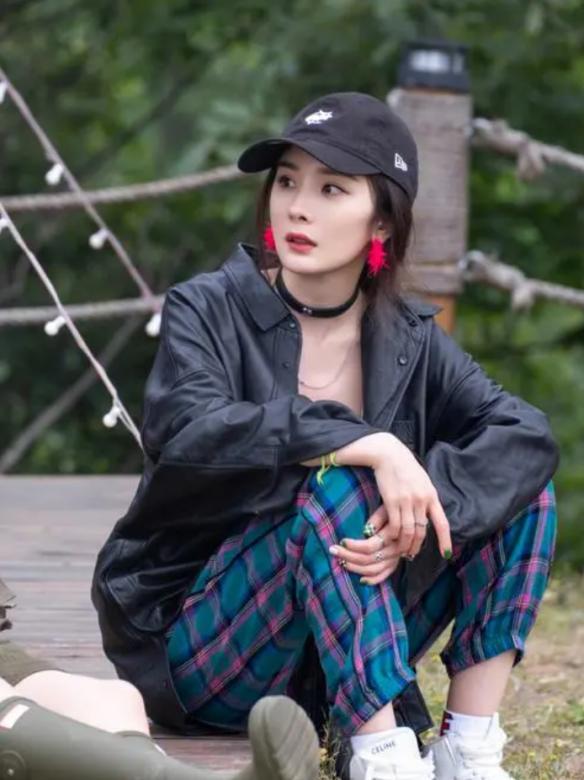 因整容毁掉前途的女星,整容改命的五位明星