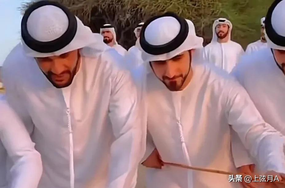 怎么区分沙特和卡塔尔衣服,沙特和阿联酋头巾有啥区别吗