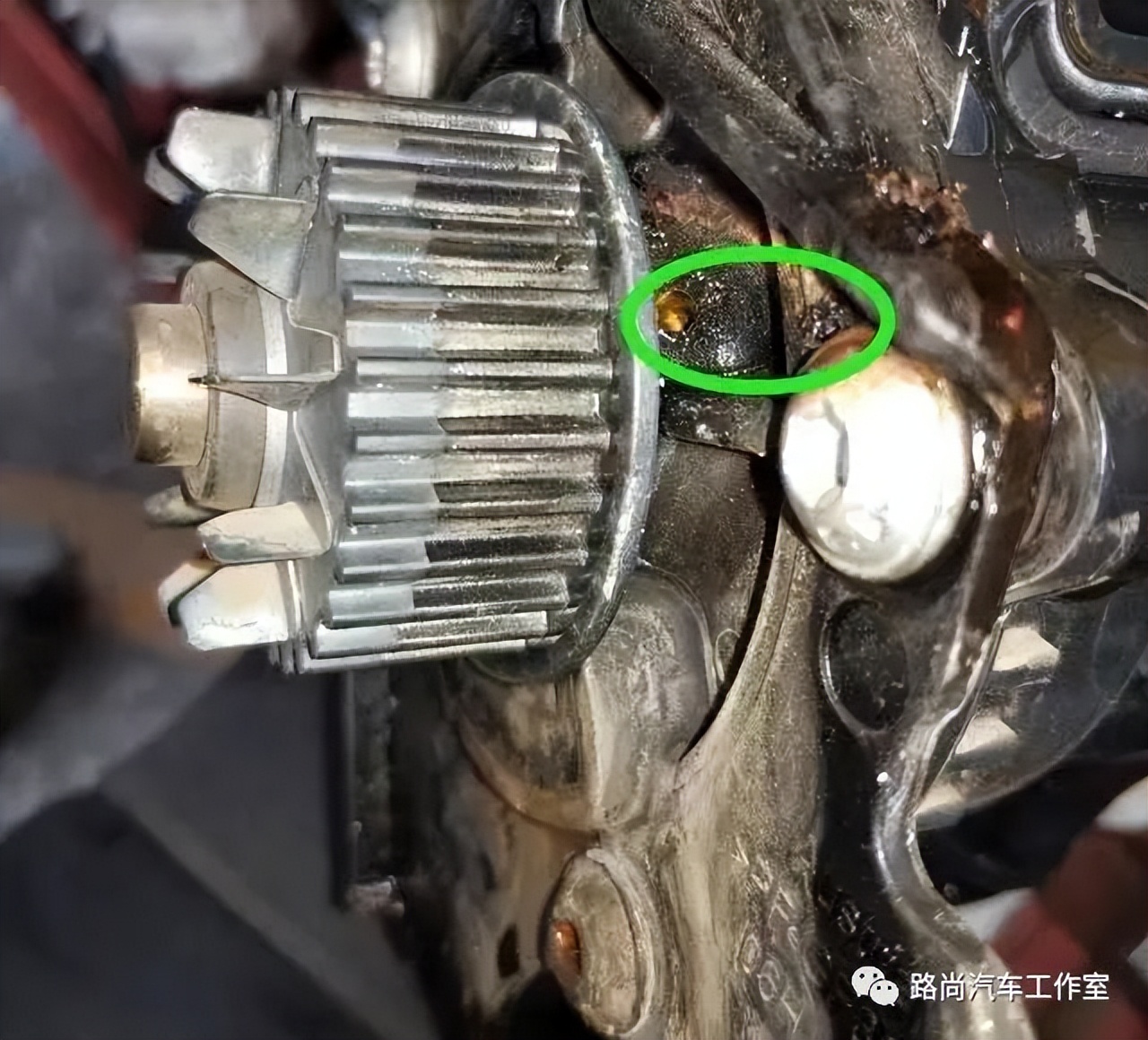 汽车防冻液高温是怎么回事,汽车发动机防冻液漏水是怎么回事