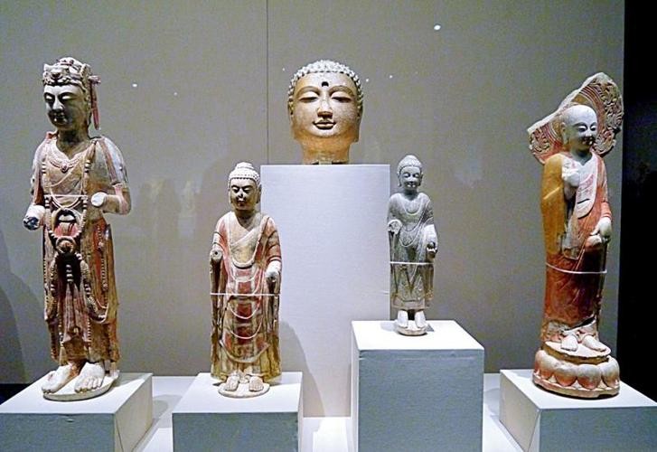 周武帝举办7次佛道辩论，道教一次没赢，灭佛道强迫100万僧侣还俗