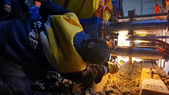 火车车轨怎么焊接,机械焊接铁轨