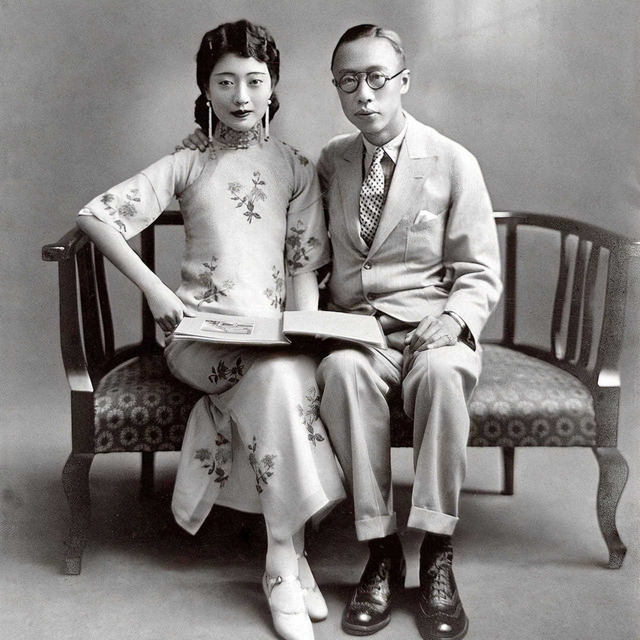 末代皇帝婉容出轨是哪一集,婉容的象牙烟枪