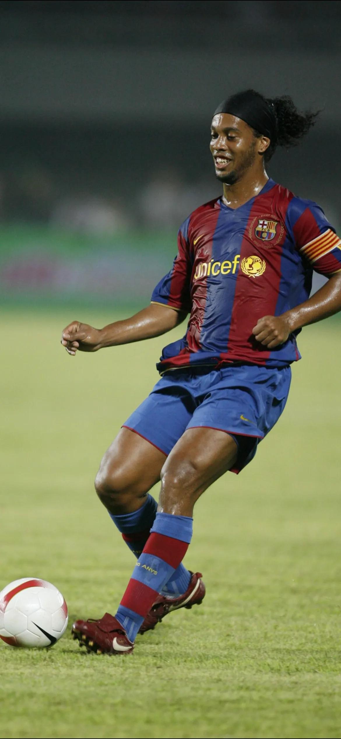 手机壁纸足球超清4k男生用,手机壁纸足球免费取图