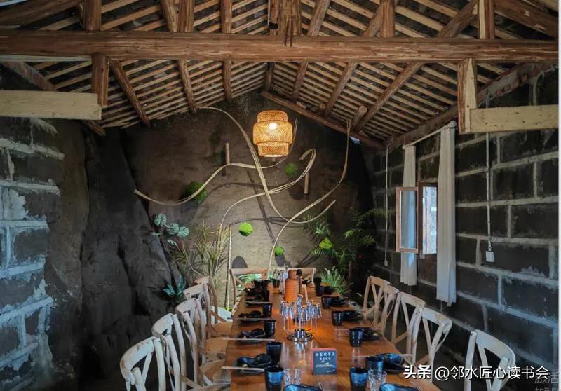 世界第一首弯月竹排图像诗诞生记