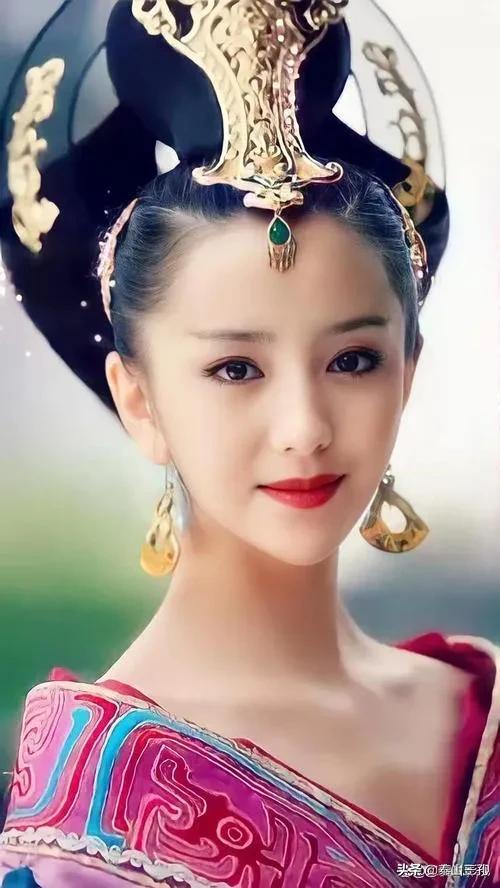 淡看人间三千事书法作品,淡看人间三千事闲来轻笑两三声