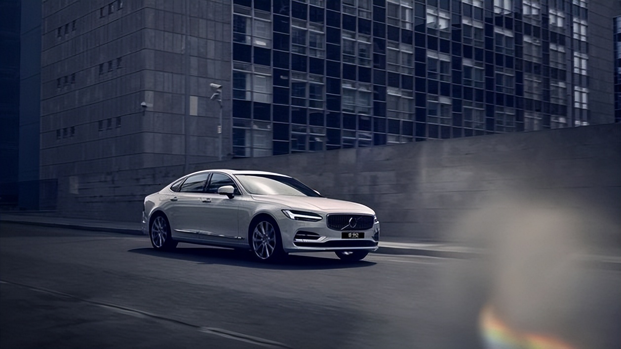 1.5以下排量的汽车购置税减半吗,凯迪拉克为什么购置税减半要60天