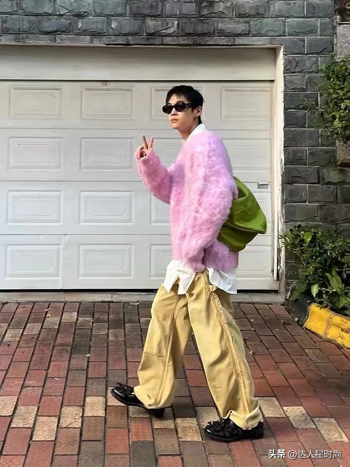 让王鹤棣、鹿晗、龚俊、王嘉尔、白敬亭告诉你：男生穿粉色有多帅