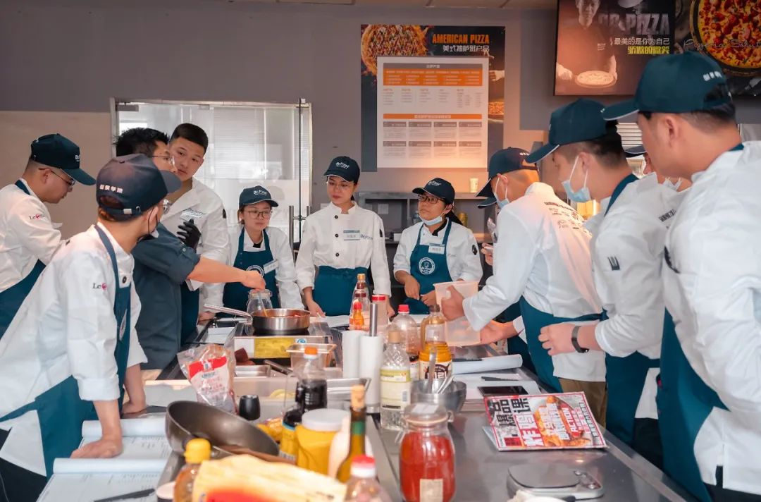 现在加盟的炸鸡店靠谱吗,炸鸡现在适合开店