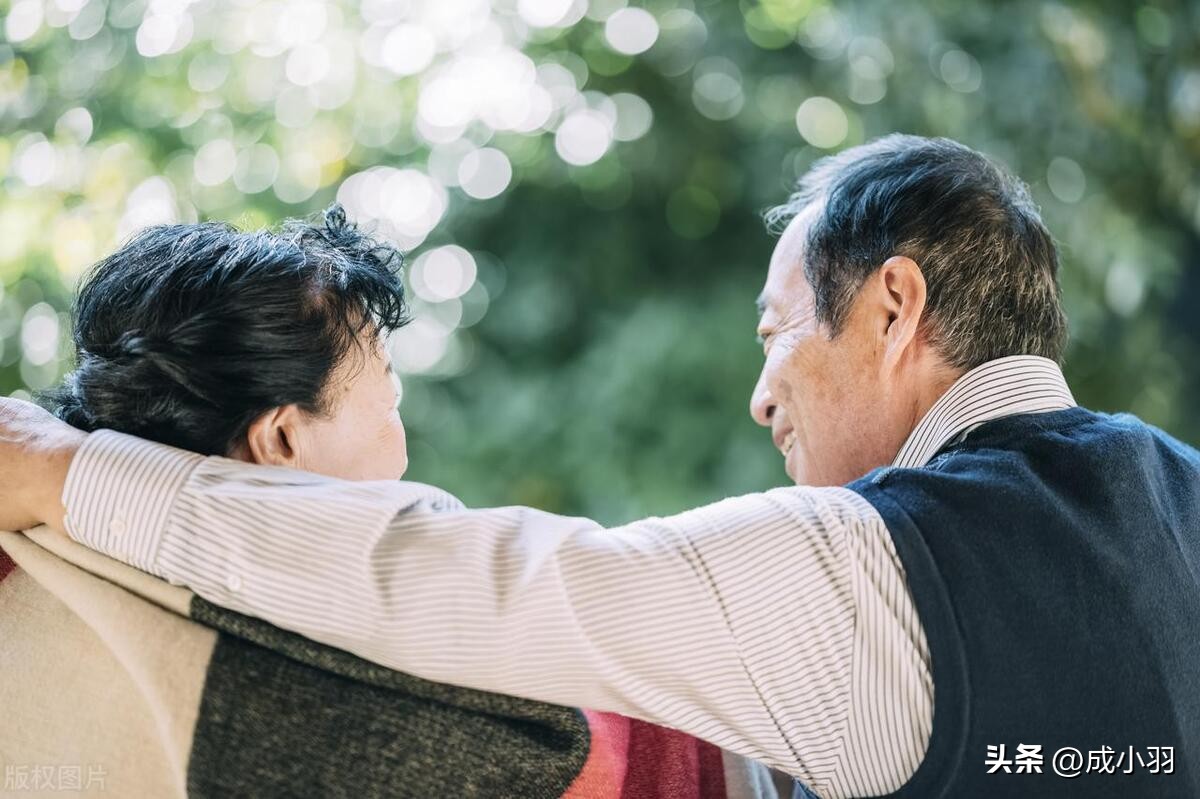 小时候母亲的谩骂对女儿的影响,父母对我总是恶语相加