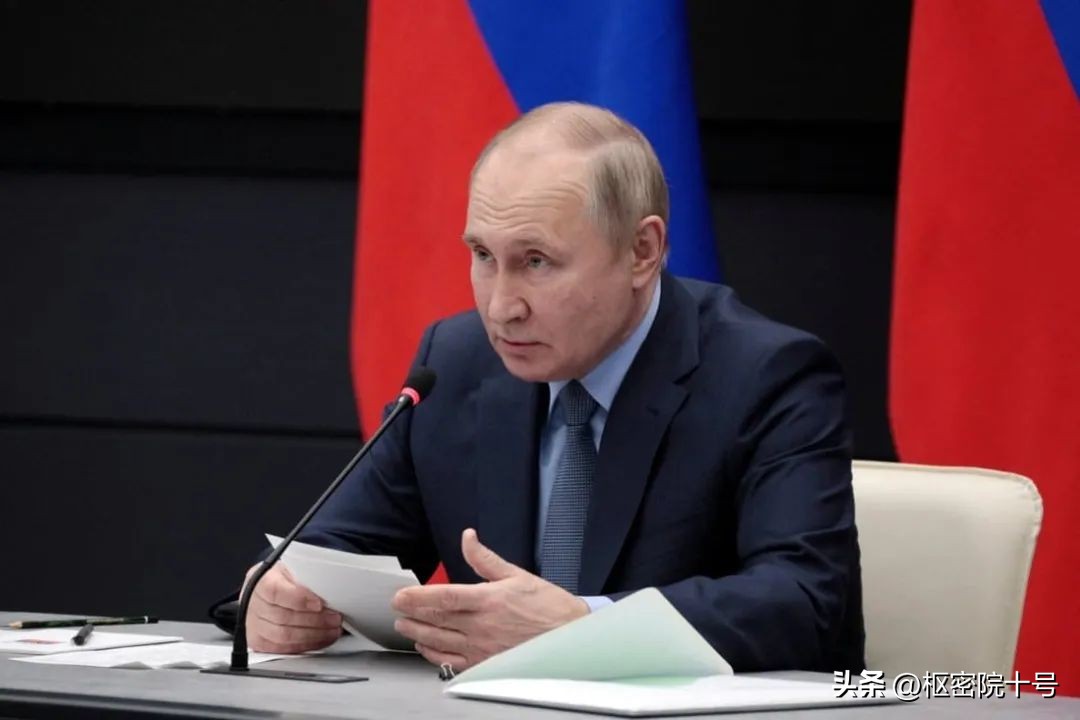 圣诞节,普京和泽连斯基分别这么说……