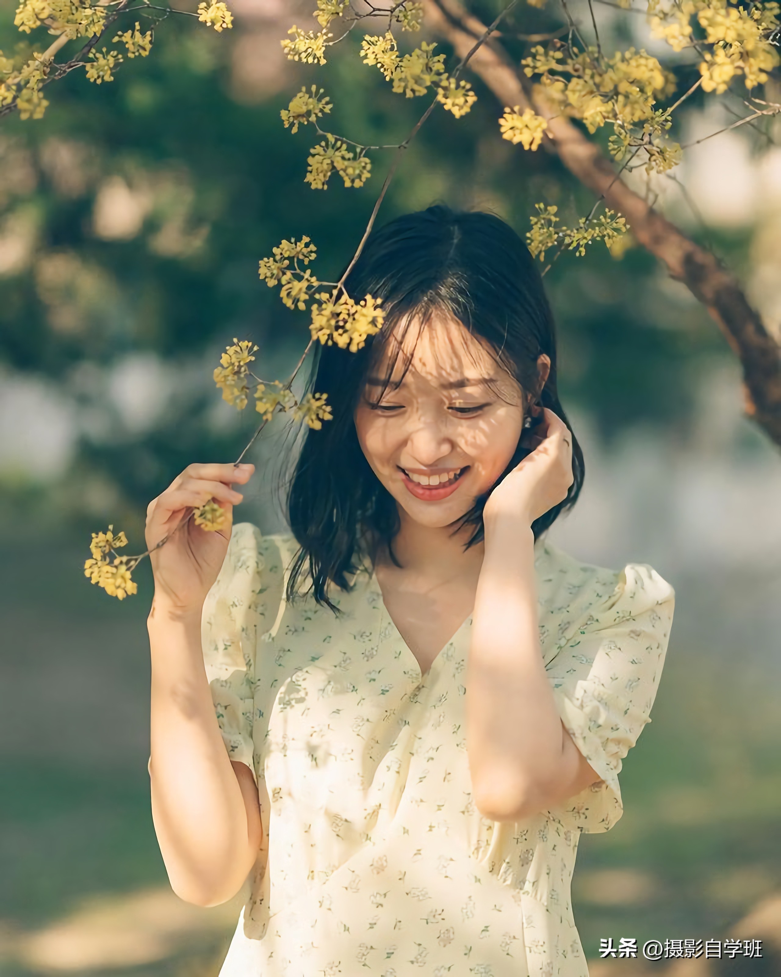 秋天拍照姿势大全高级感,秋天拍照姿势多人外景站姿