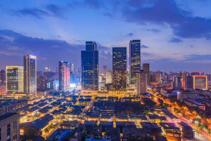 成都到青岛自驾游住宿攻略,成都旅游住宿攻略及费用