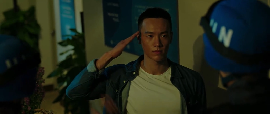 这部网大上线就热度第一,口碑却两极分化,堪称低配《拆弹专家》