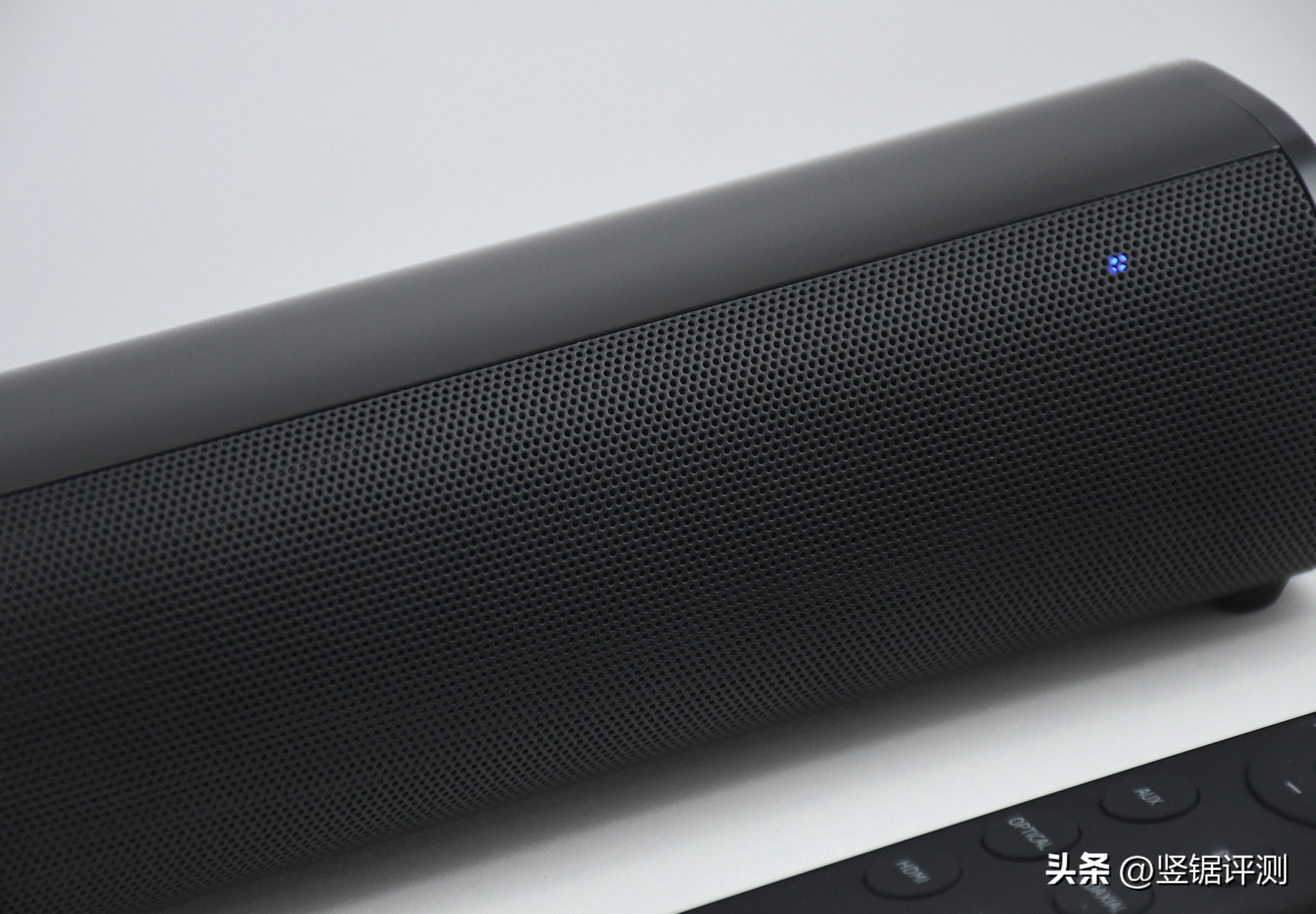 花899元买了台JBLCINEMASTVJ100回音壁，投影仪“秒变”家庭影院