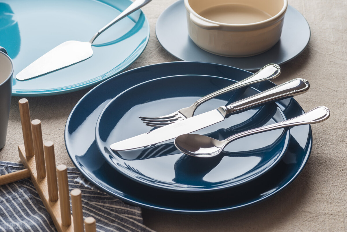 家里不锈钢厨具用什么清洁,使用不锈钢餐具须谨记6大禁忌