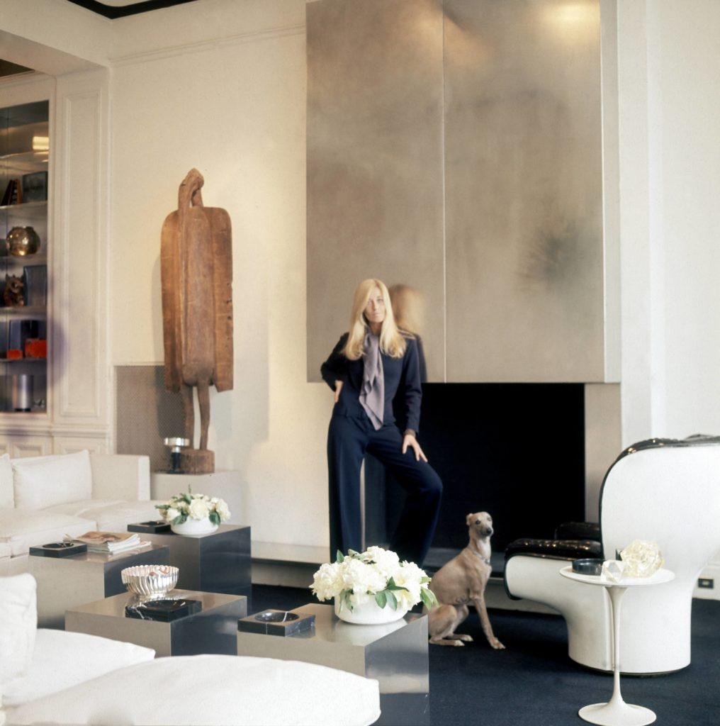 她让YSL“一见钟情”,相伴30年,结婚新郎却不是他