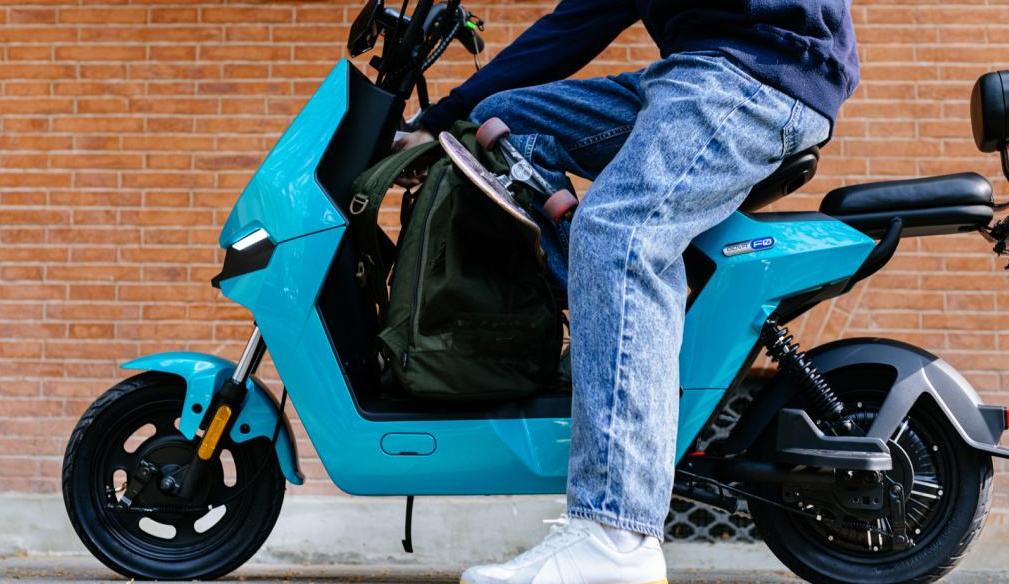 九号小牛雅迪电动车哪个好,雅迪小牛九号怎么选