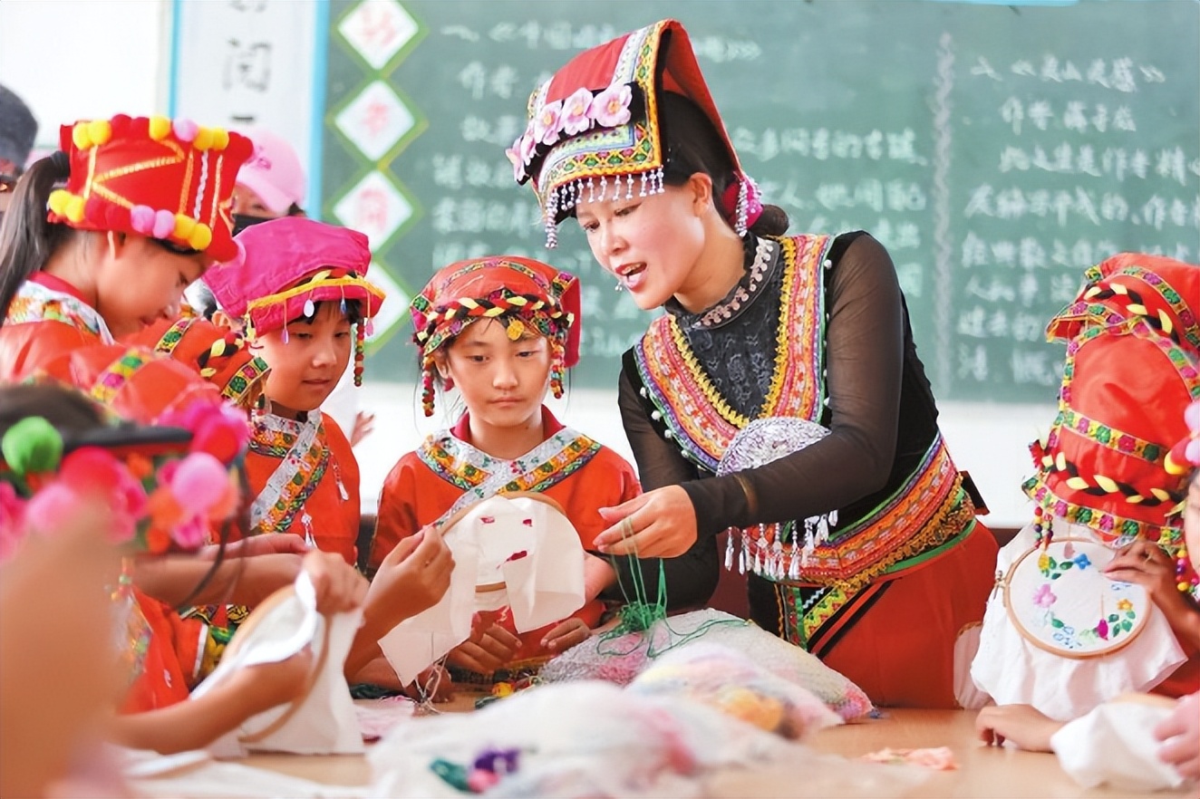 人民日报云南两会特刊,办好人民满意的教育云南