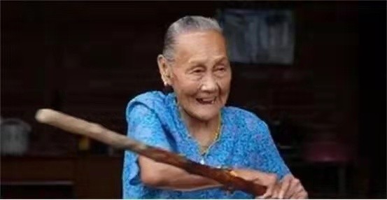 湖南永州银金花老人,唯一健在的抗战女兵银金花