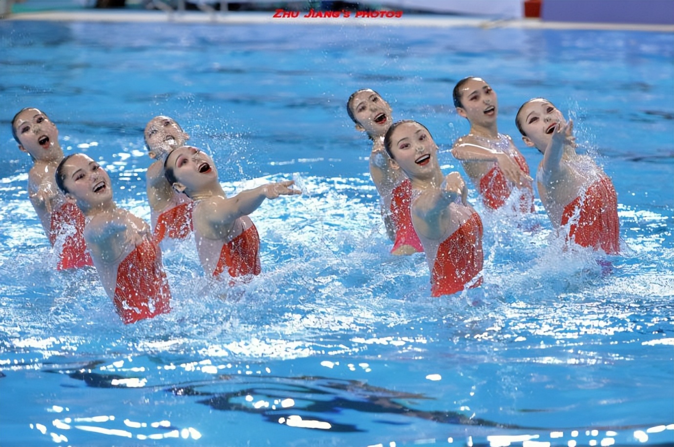 牛莉一家三口近照曝光,牛莉晒一家三口照片