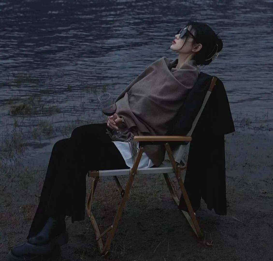 戴墨镜的女生头像搞笑,戴墨镜的女生头像高冷