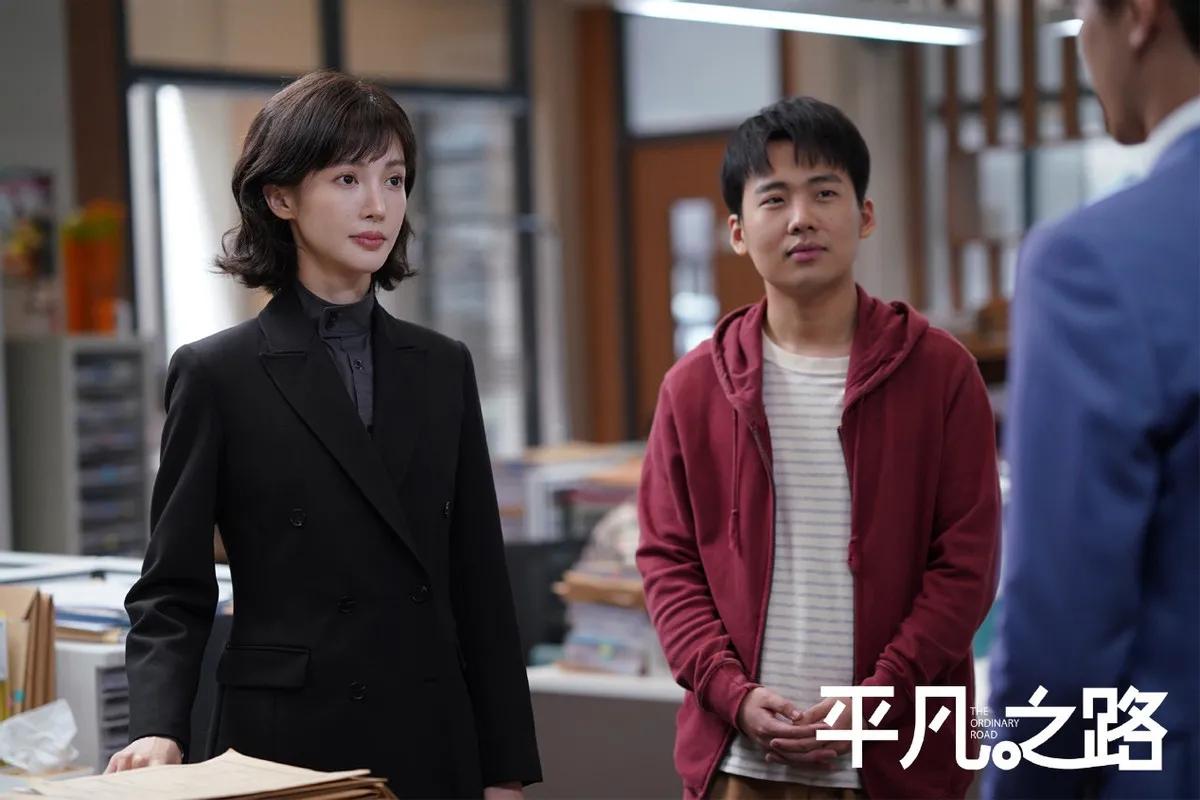 金晨瘦到脱相图片,平凡之路金晨整过容吗