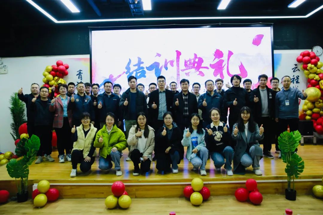 郑州富士康95后小伙,90后小伙入职富士康12年