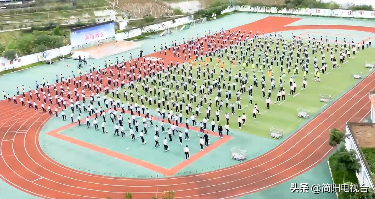 卡塔尔太远~来看这个小学“足”够精彩！