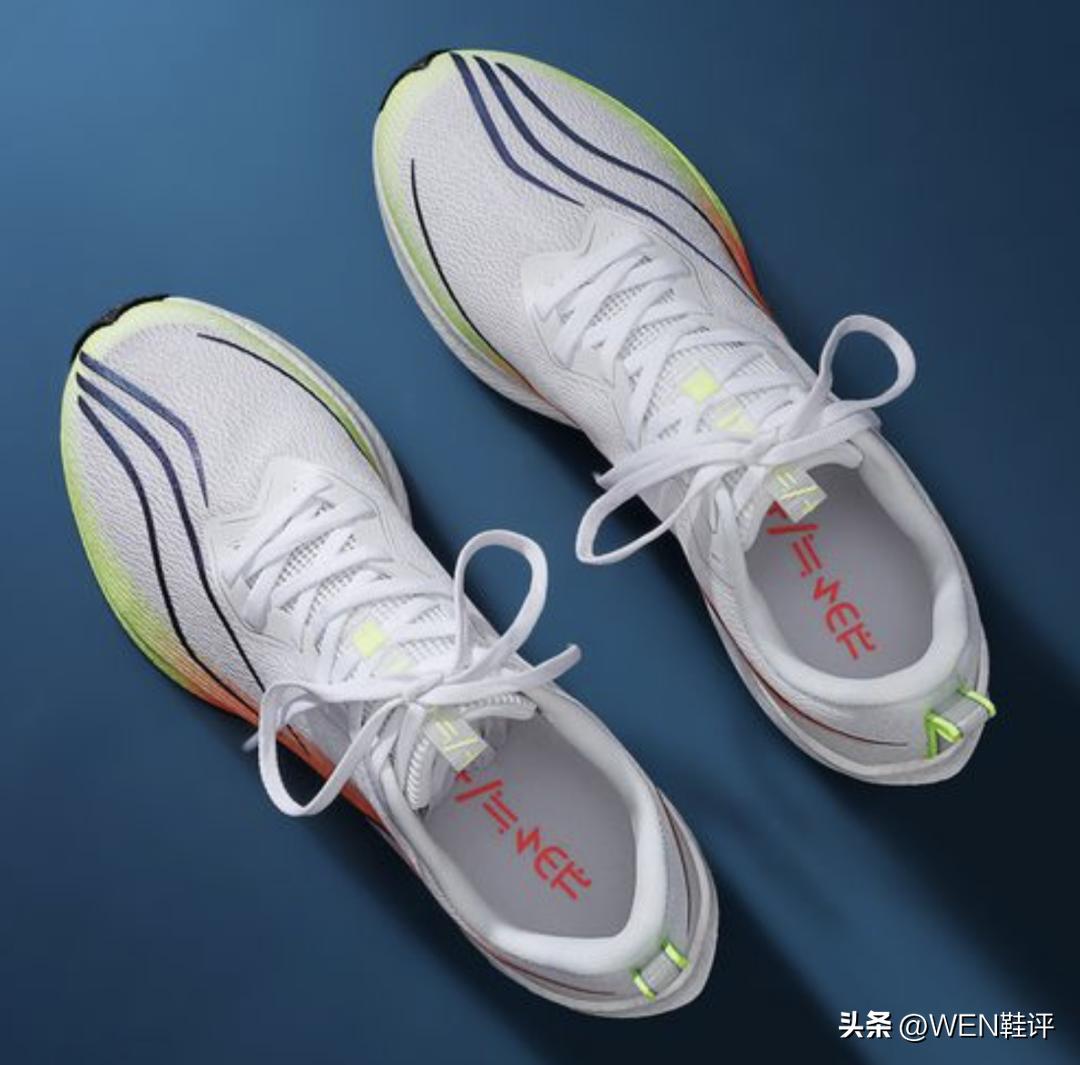 李宁扶遥v2复古银真实效果,好物推荐跑步鞋