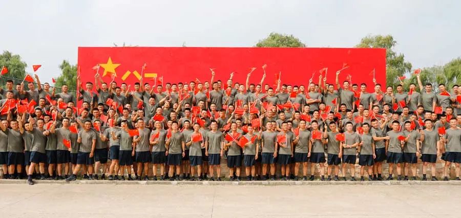 第71集团军：欢声笑语庆国庆，群众性文化活动暖兵心！